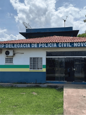 A Polícia Civil do Amazonas (PC-AM), por meio da 73ª Delegacia Interativa de Polícia (DIP) de Novo Aripuanã (a 227 quilômetros de Manaus), e o Departamento de Polícia do Interior (DPI), em conjunto com a Polícia Militar do Amazonas (PMAM) e a Guarda Civil Municipal (GCM), apresentou, nesta quinta-feira (06), a prisão de um obreiro, de 55 anos, por estupro e estupro de vulnerável contra cinco meninas com idades entre 10 e 14 anos, no município.